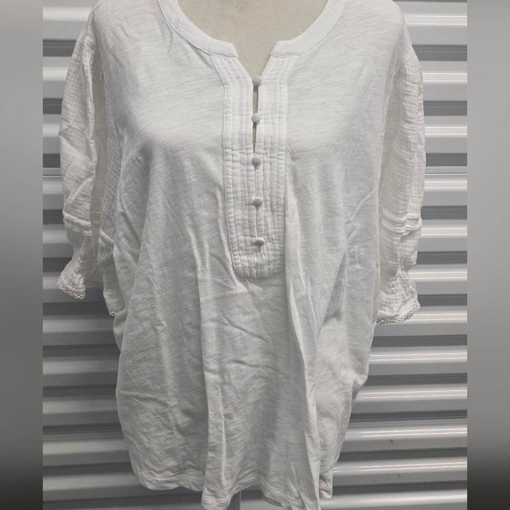 Wonderly White Button-Front Blouse
